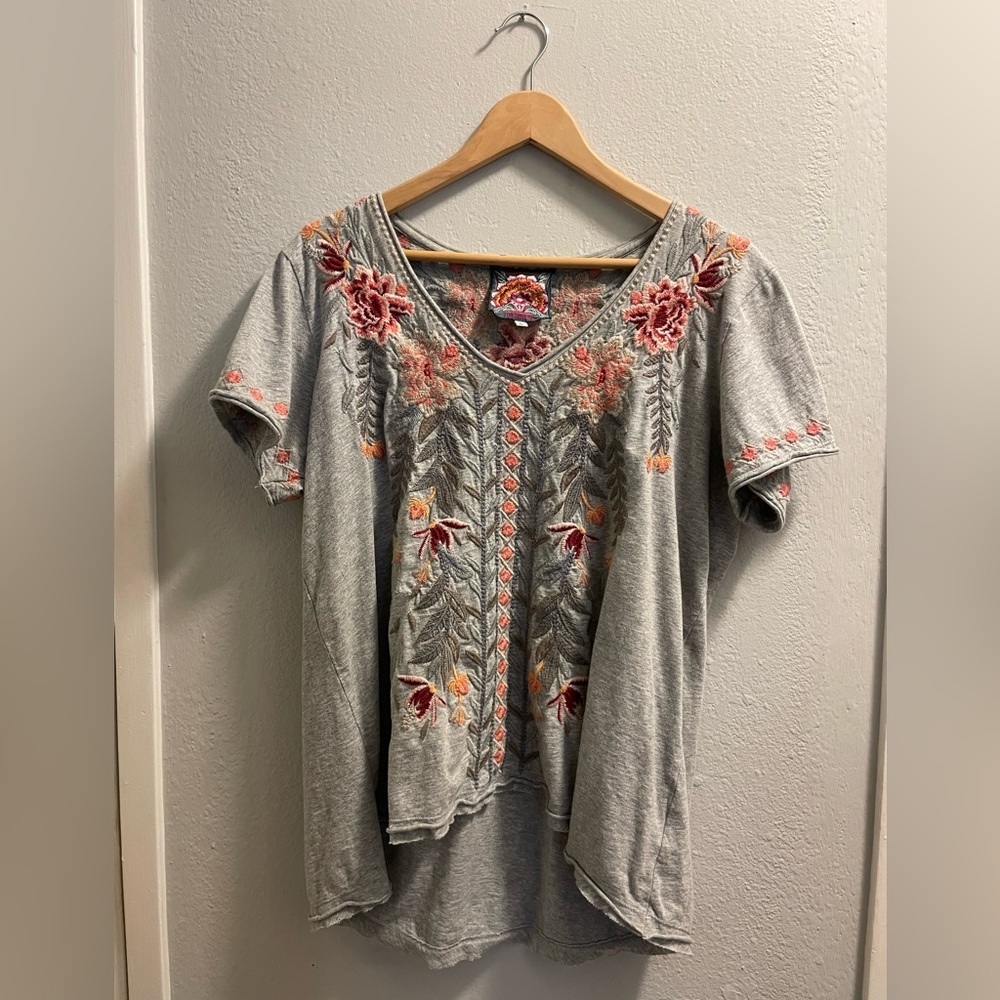 Johnny Was Embroidered Tee - Women’s Large